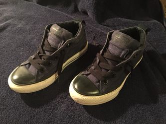 Converse low top dark blue/black kids size 13