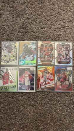 Mixed NBA/NFL Trading Card Lot of 8