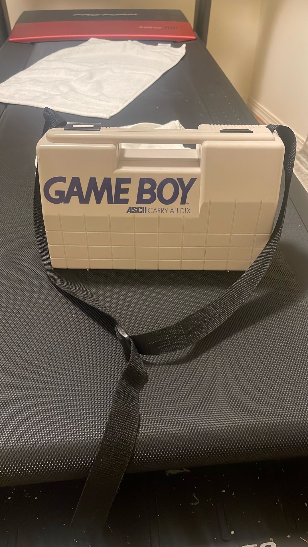 Vintage Nintendo Gameboy Hard Plastic Carrying & Travel Case