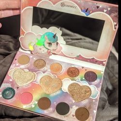 BH Cosmetics Marvycorn Shadow & Highlighter Pallet