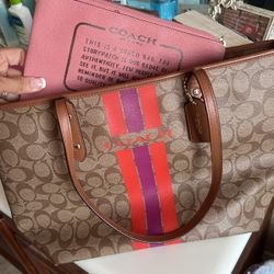 LARGE COACH PURSE 