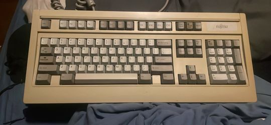 Fujitsu 4700 AT mechanical keyboard