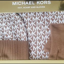 Michael Kors 🤎🤎 hat, scarf and gloves set