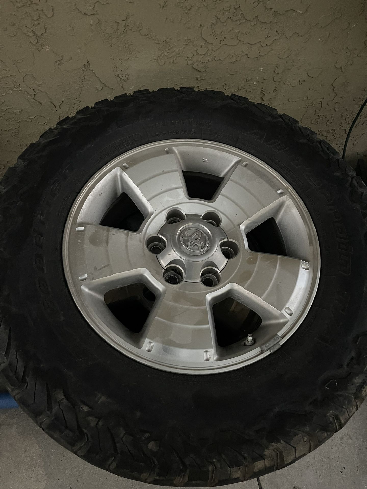 2nd Gen Toyota Tacoma OEM Wheels for Sale in San Diego, CA - OfferUp