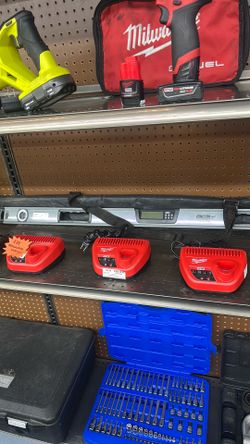 Milwaukee M12 battery Chargers