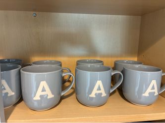 8 piece set of mugs