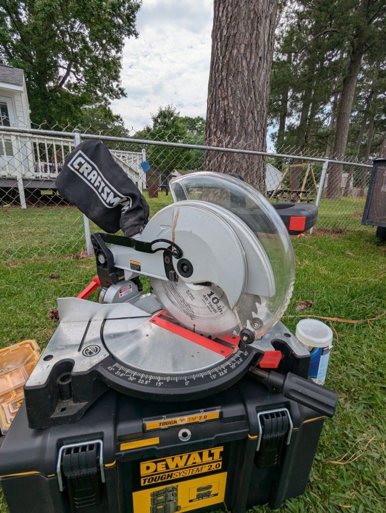 Craftsman 10-in compound miter saw with laser track and dust collector! Also comes with new saw blade . In excellent condition. Thanks for looking. C
