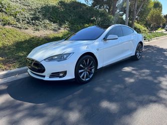 2014 Tesla Model S   P85 Free supercharge