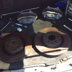 Scat Pack Front Brembo Caliper, Pads & Slotted Rotors