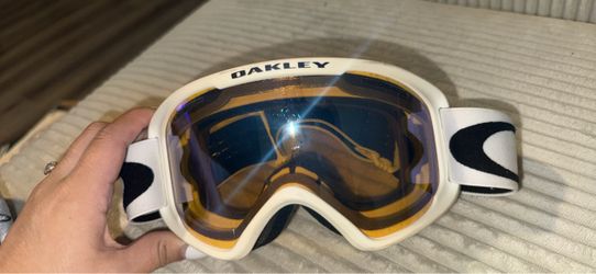 Oakley Snow Goggles White Frame