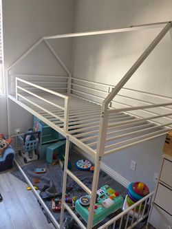 Bunk bed twin