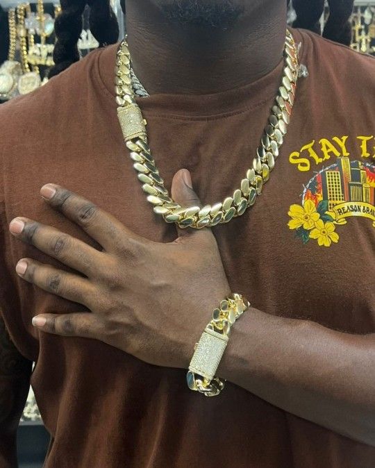 16MM Diamond Lock Cuban Link Set 14k Gold Plated Doesn't Loses Color