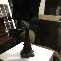 Vintage Looking Lamp With Metal Base