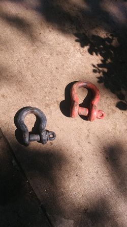 D-rightshackle