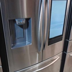 Samsung Family Hub Refrigerator Like New 
