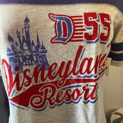 🔥🙌🏻🥳🎉DISNEY 55 DISNEYLAND RESORT LADIED TEE 