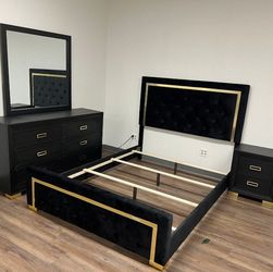 Pepe Black/Gold Panel Upholstered Bedroom Set