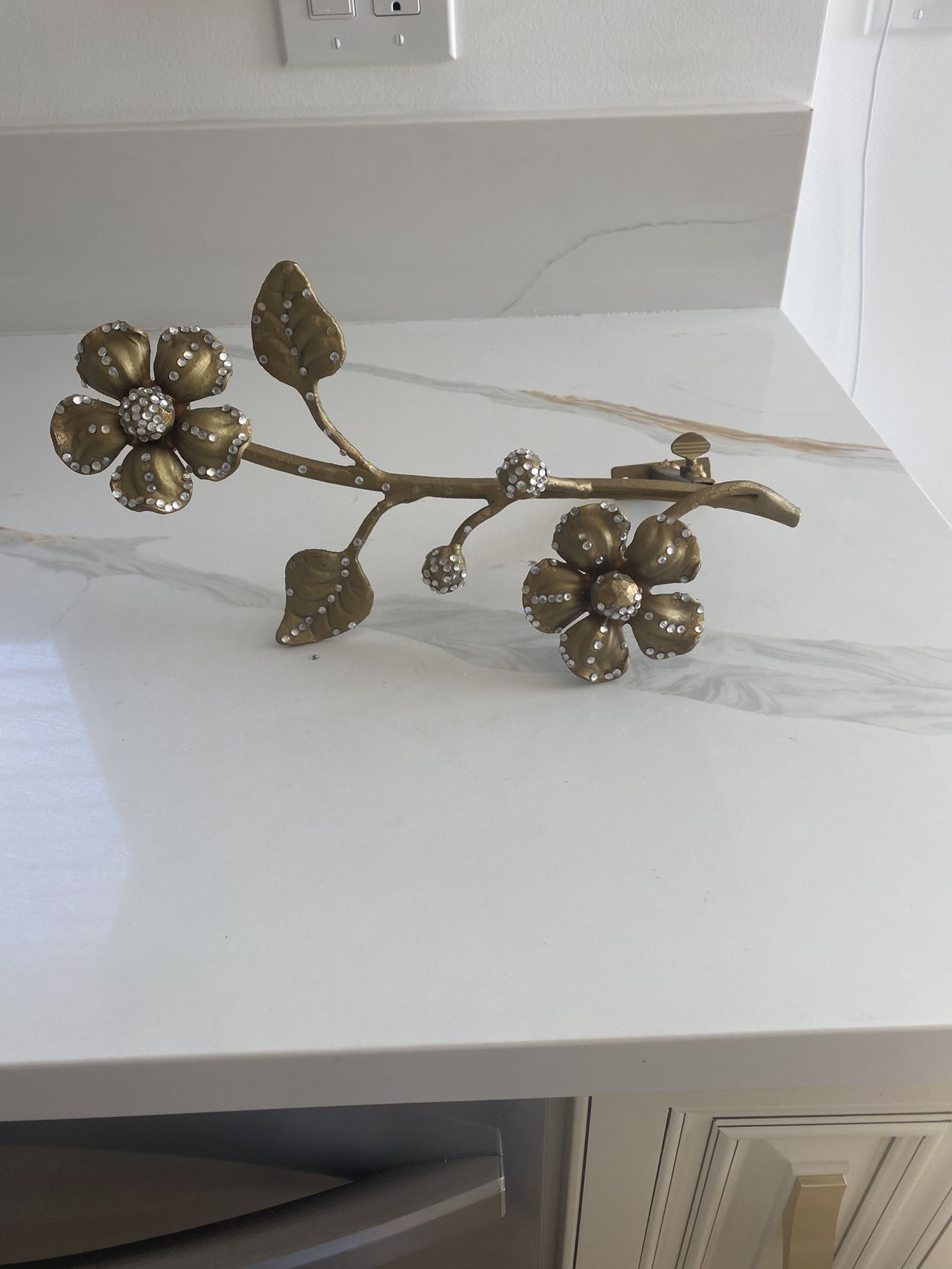 Curtain Holder