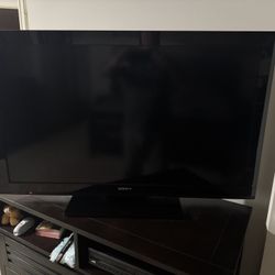 Sony 40 Inch TV with Roku Soundbar