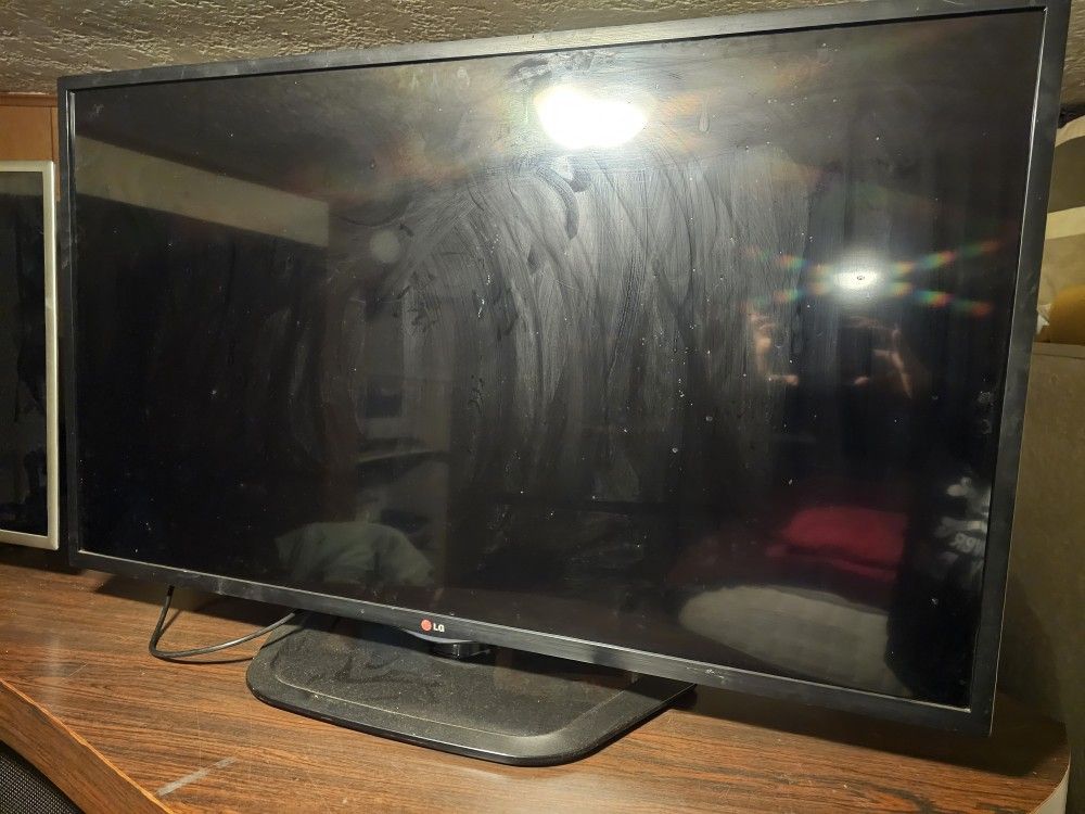 43 Inch TV
