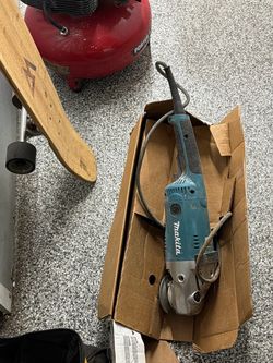 Grinder makita used an one hour