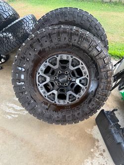 Oem raptor r stock wheels on 37/13.5/17 nitto ridge grappler