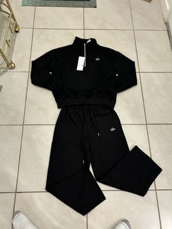Alo Yoga Black Quarter-Zip Sweatsuit Set