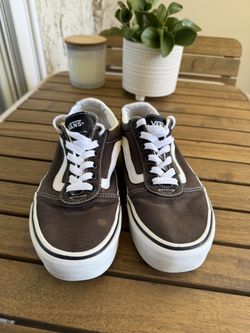 Women’s Vans Shoes – Size 8