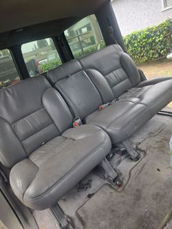 chevy tahoe middle seats