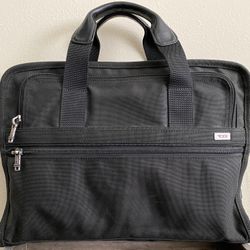 Tumi Slim Portfolio/Brief