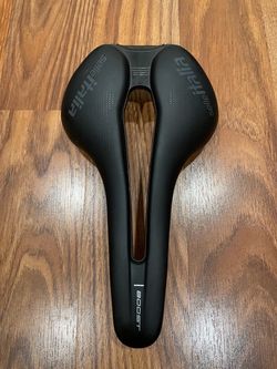 Selle Italia Flite Superflow bike saddle
