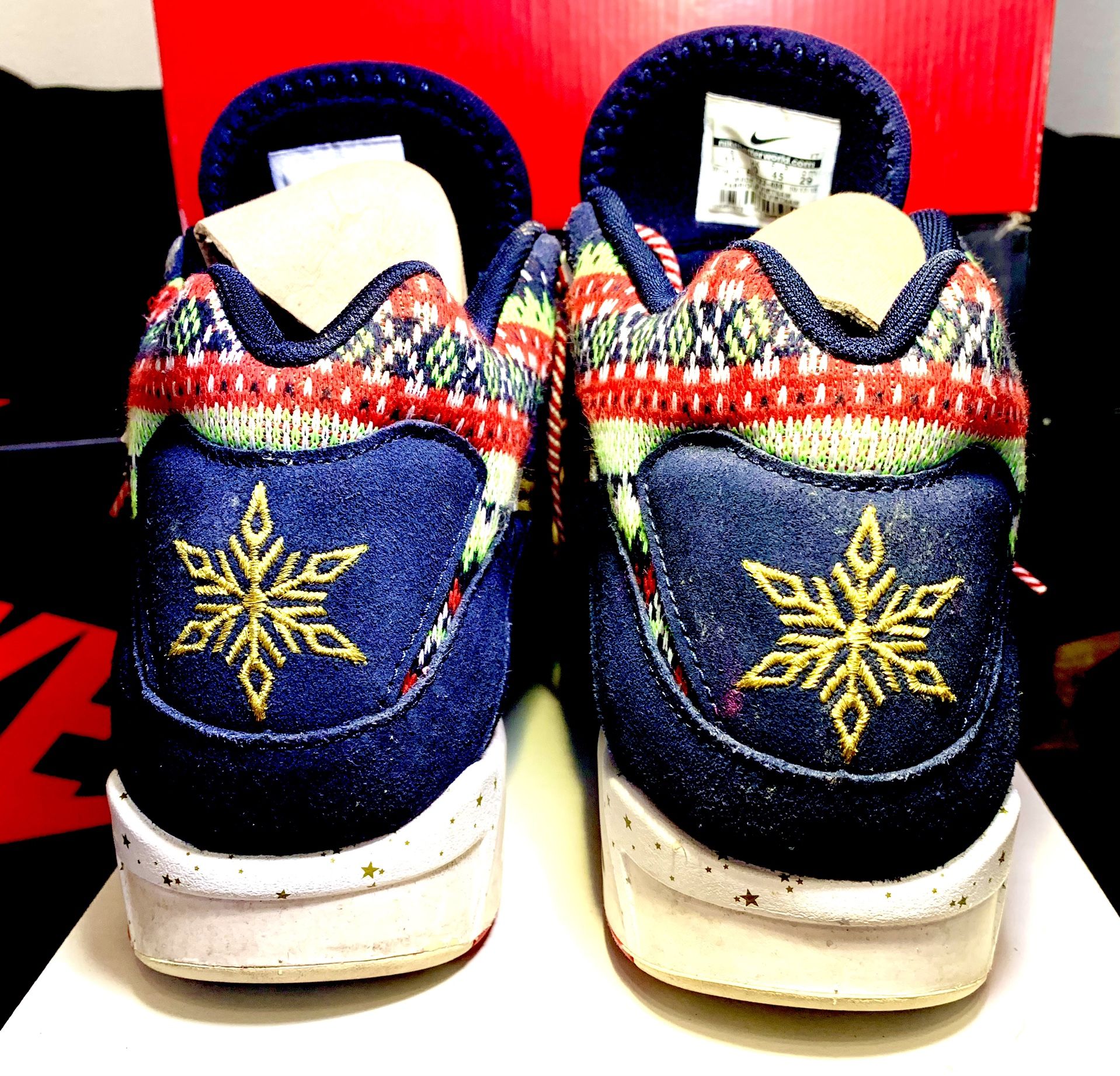 JORDANS “CHRISTMAS” edition size 11M (great SHAPE & CONDITION:10/10)