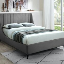 Eva Velvet / Wood Grey King Bed

