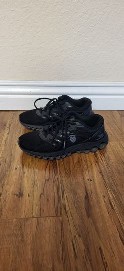 Like New Tubes Boy Shoes Size 5 ( Price Firm!)