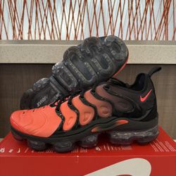 Nike Air Vapormax Plus Red Black Gradient Darth Maul DZ4857-001 Men's 9.5 Shoes
