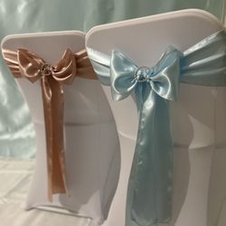 Folding Chairs $1