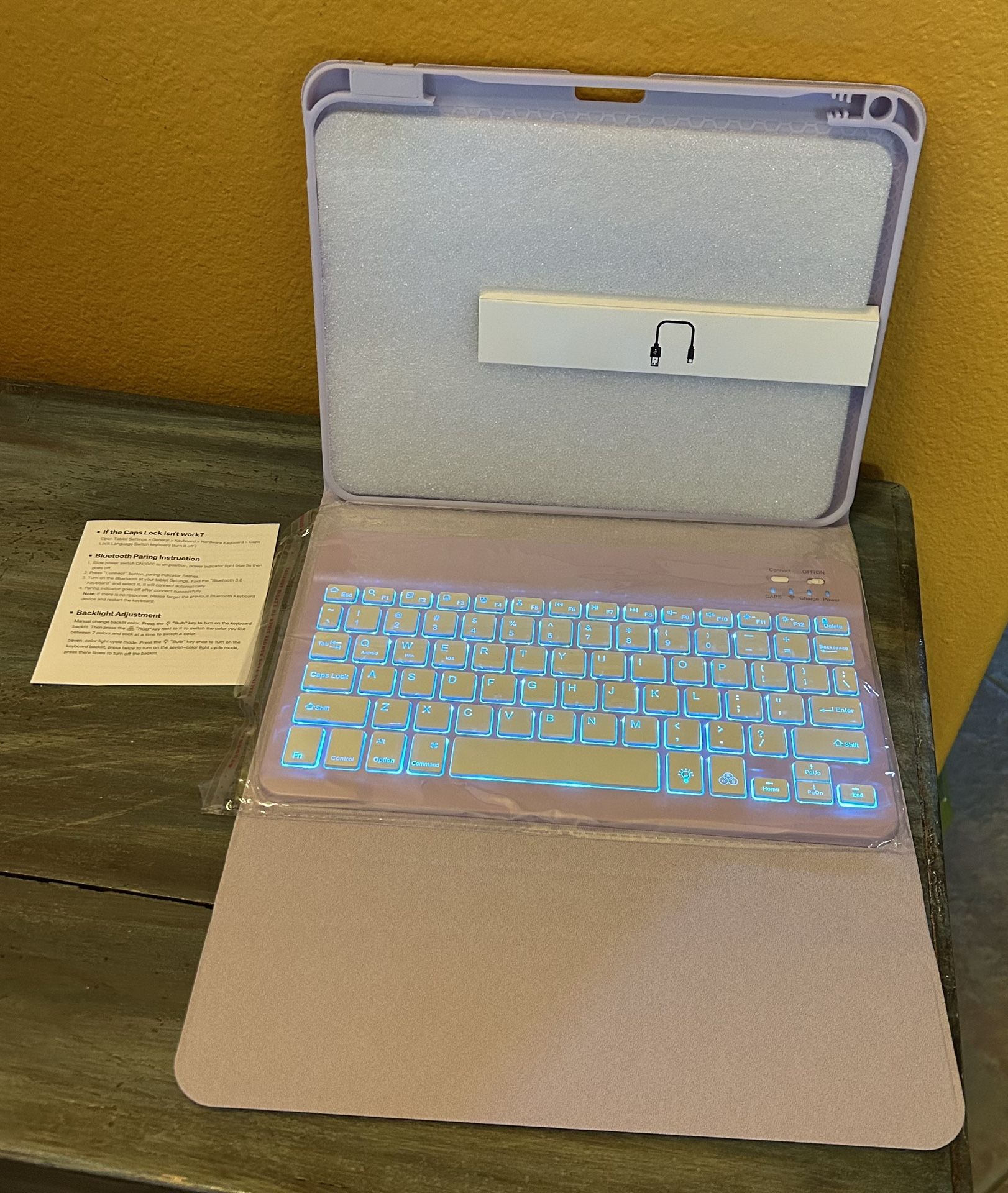 New Keyboard Case 10.9” 2022 10th Generation. Lavender