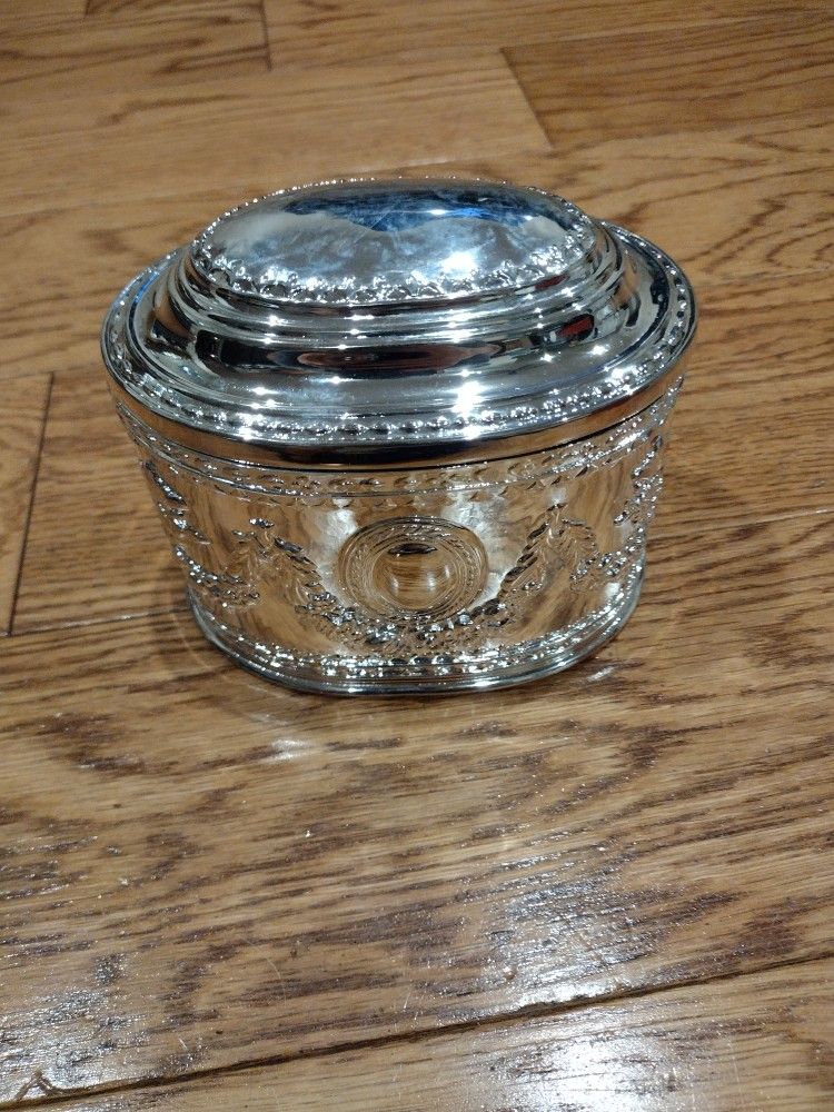 Vintage Oval Silver Toned Hinged Jewelry Box