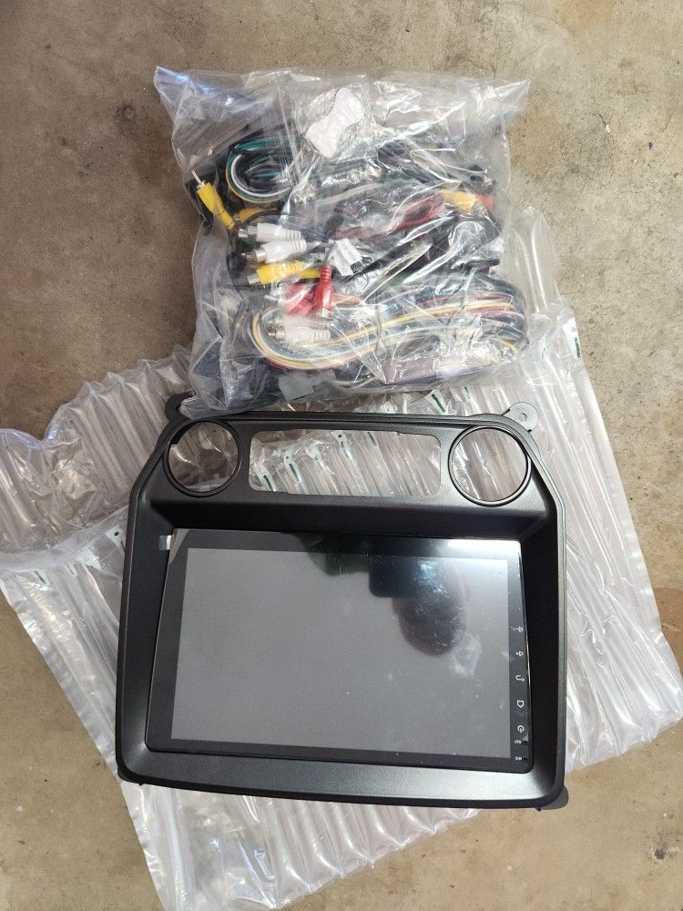 Really Noce X-Mas Gift New Car Stereo With GPS And Back Up Camera NIB Great Radio