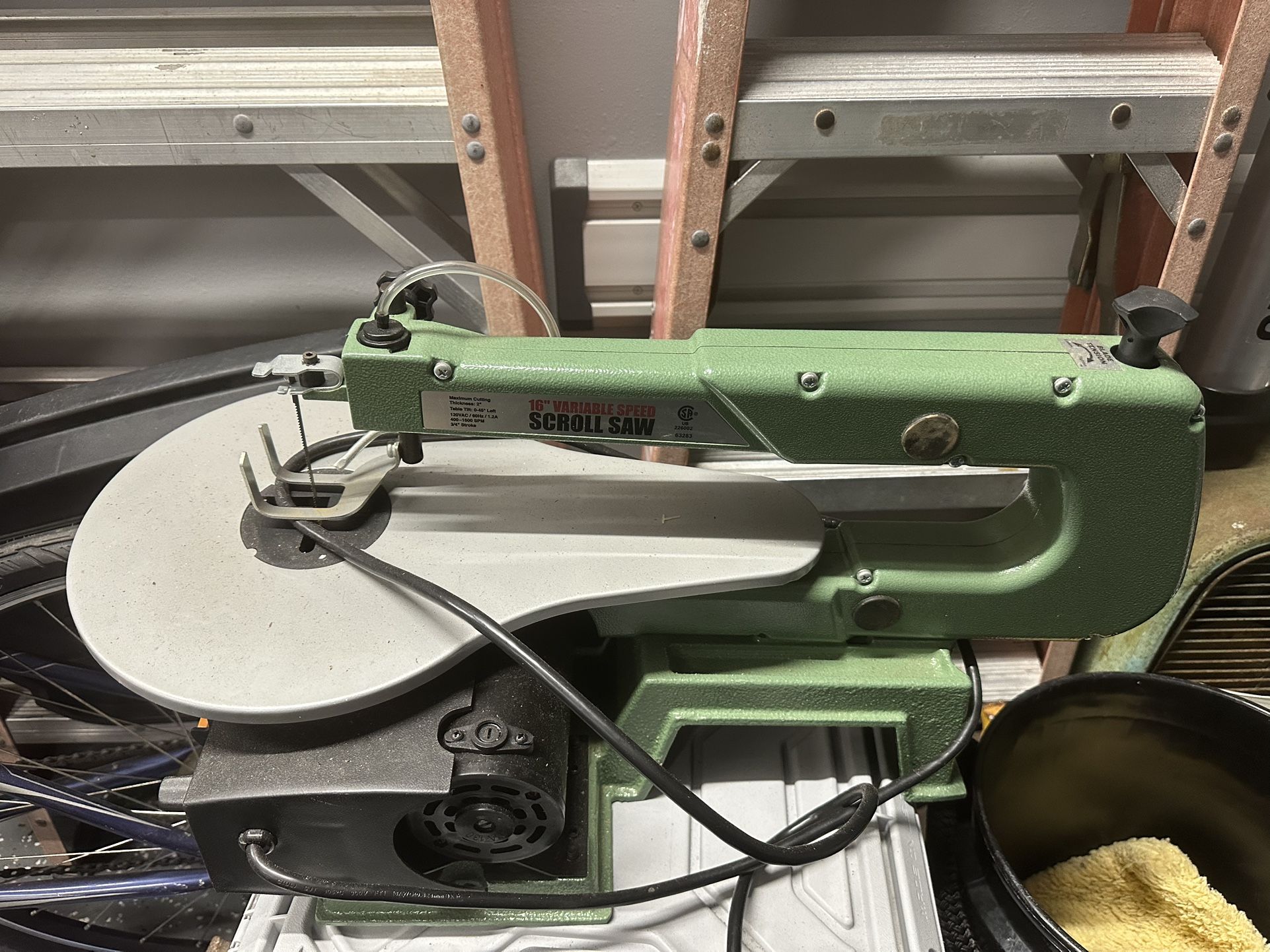 Central machinery 16” Variable Speed Scroll Saw