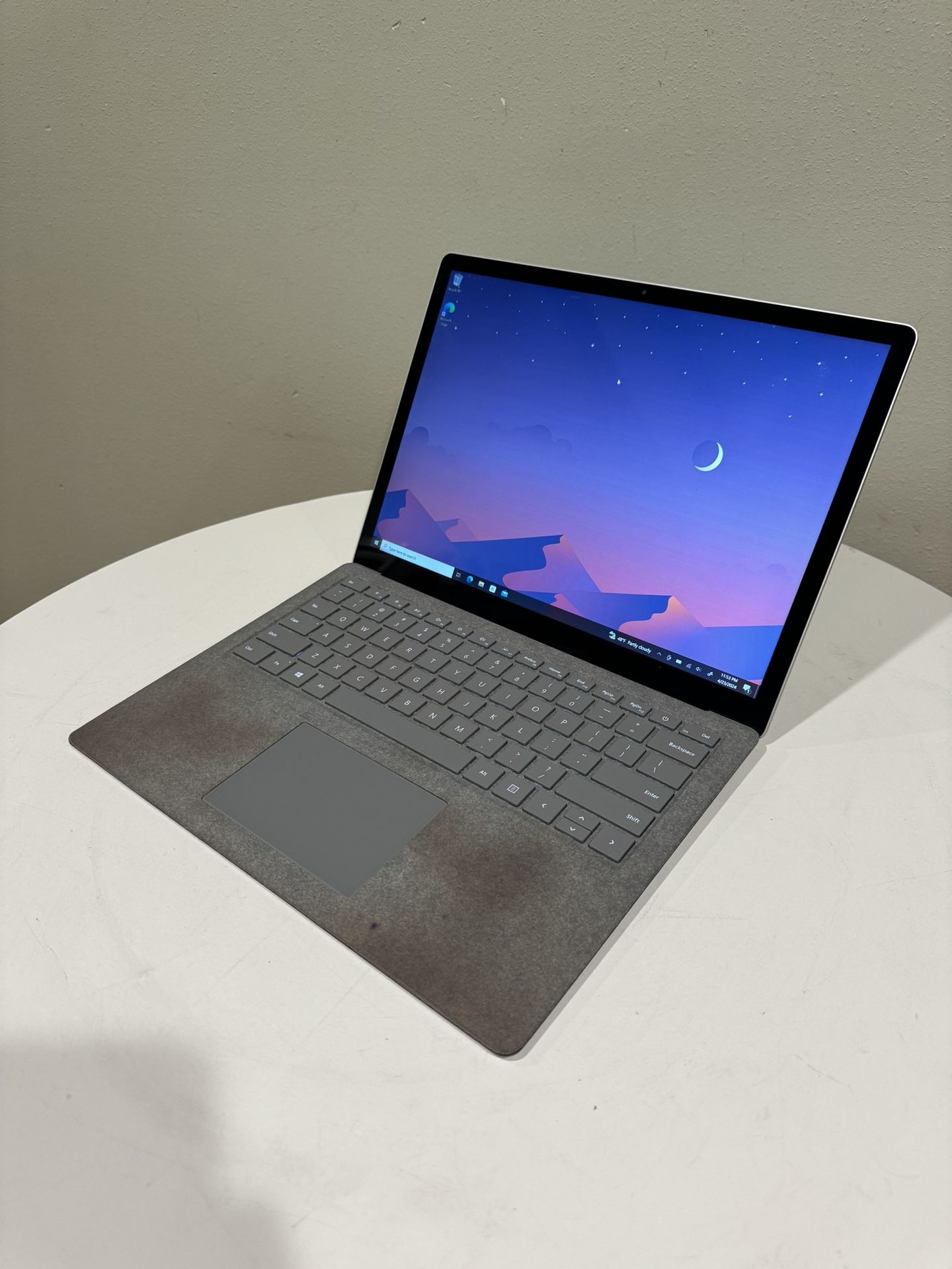 Microsoft Surface Laptop Computer PC Touchscreen Windows 10 Pro