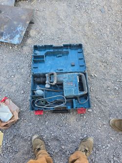 Bosch SDS max chipping hammer