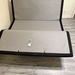 Adjustable bed frame