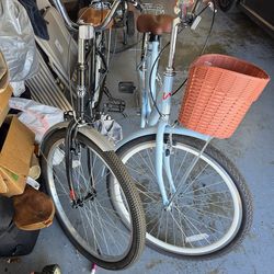 His and hers beach cruiser bikes