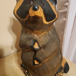 Big Sky Carvers Jeff Fleming Emily Raccoon Pine Wood Carved Bearfoots Sculpture