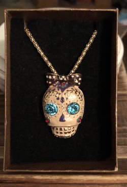 Skull Pendant Necklace
