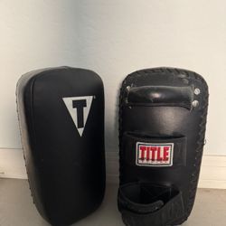 TITLE Classic Pro Leather Muay Thai Pads 3.0 (Pair)