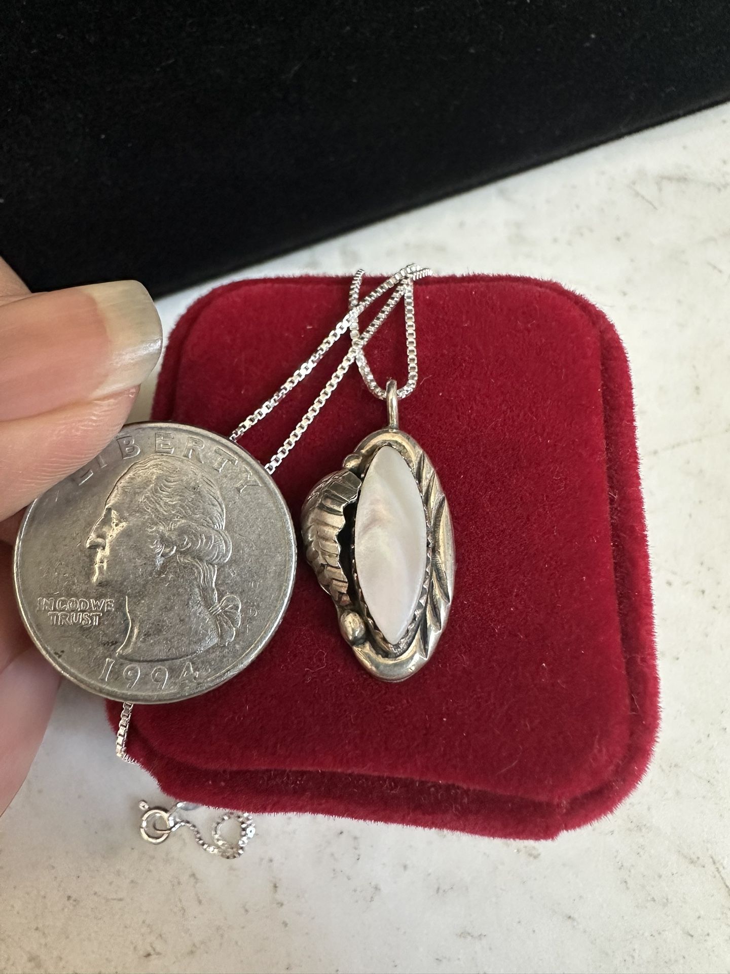 Vintage 925 Sterling Silver , Native Am. GenuineMother Of Pearl Necklace , Hallmarked Sterling F, 20 In. 925 Chain