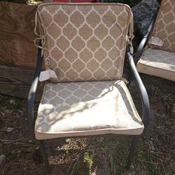 4 METAL OUTDOOR CHAIRS