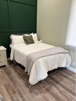 Furnished queen beds